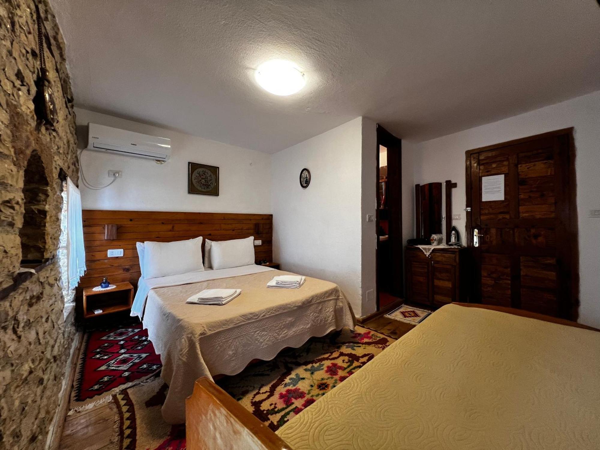 Guest House Salaria Gjirokastër Exterior foto